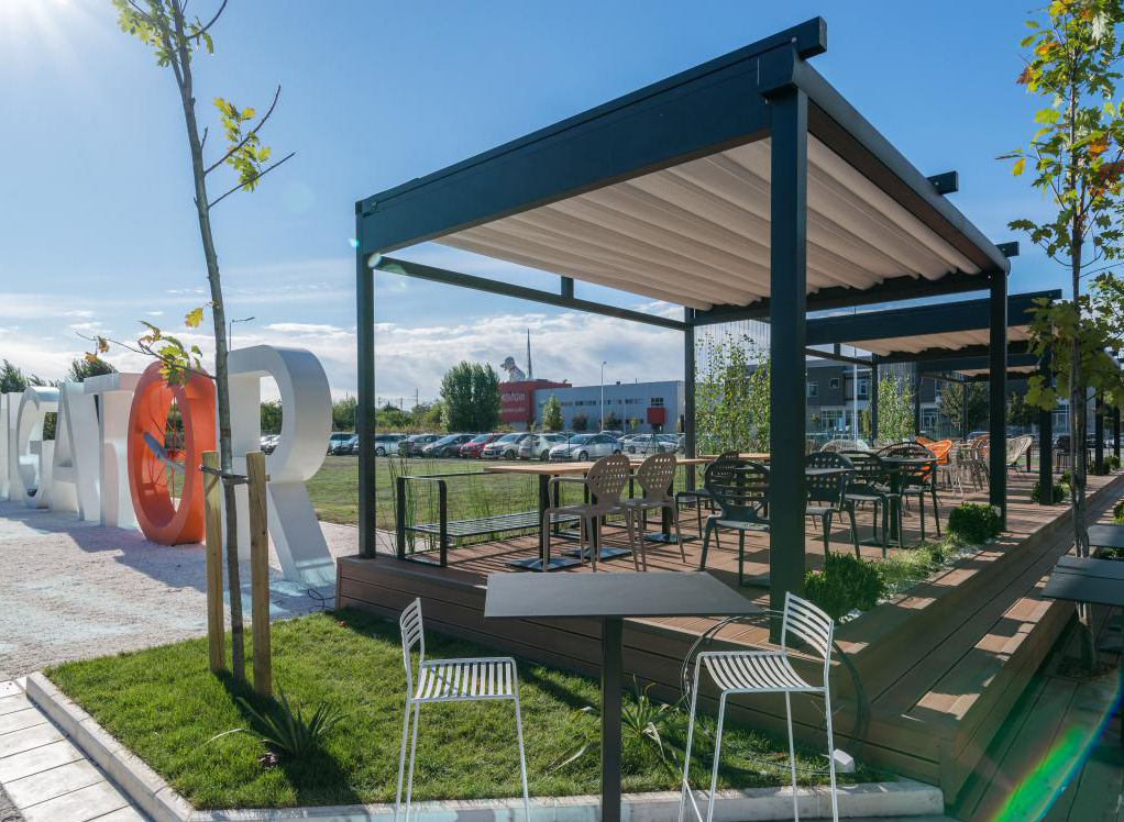 Outdoor Garden Patio Roof Free Standing Balcony Custom Aluminum Motorized Retractable Automatic Awning