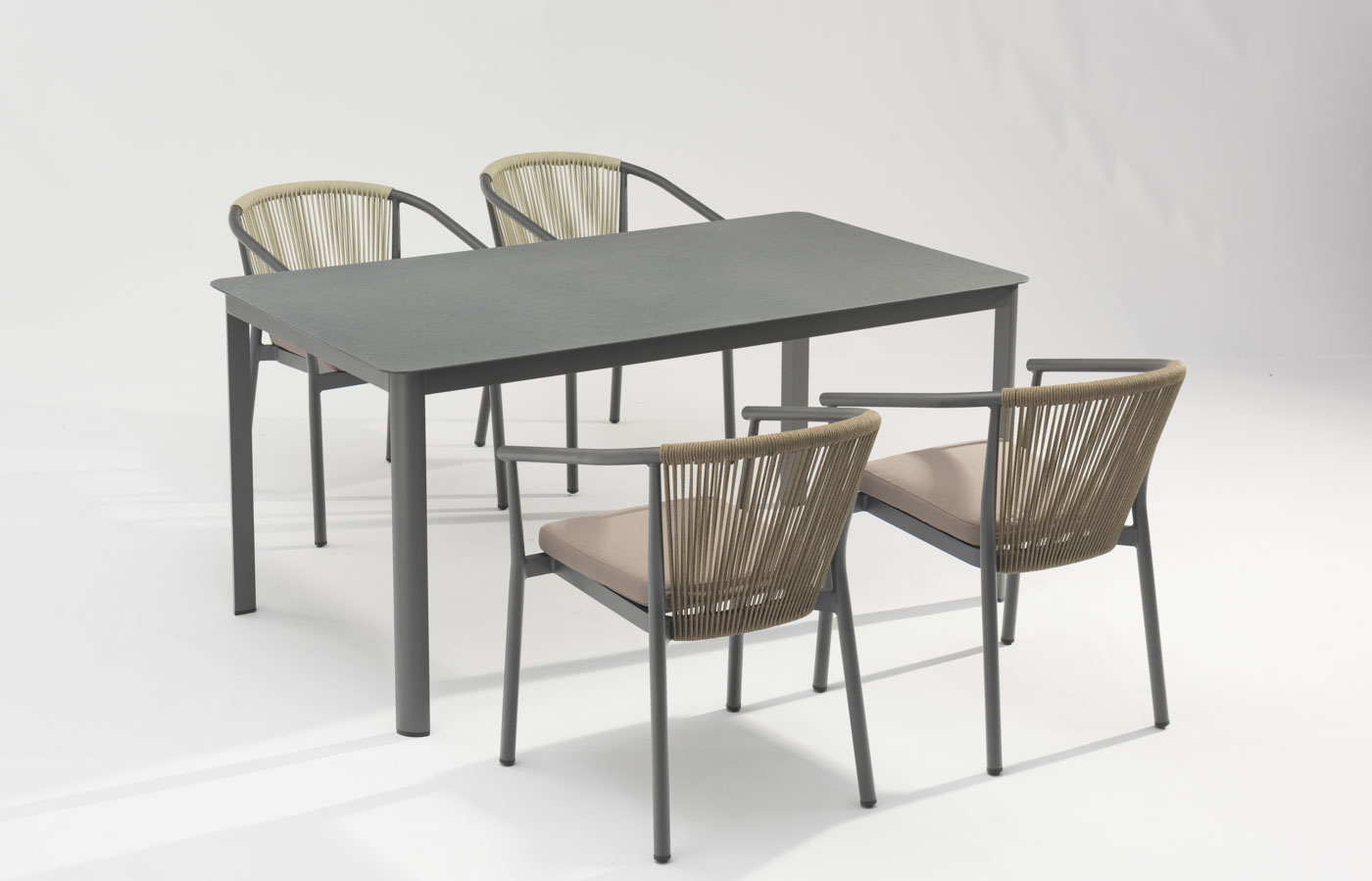 New Modern Hot Selling Rope Art Design Elastic Soft Back Cushion Aluminum Terrace Beach Garden Rope Outdoor Chair