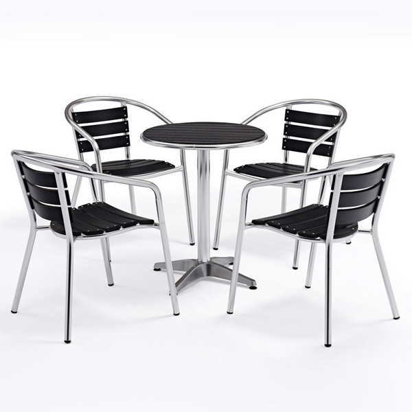 Garden table and chairs made of plastic wood