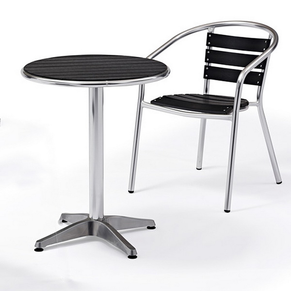 Characteristics of Solid Wood Outdoor Chairs